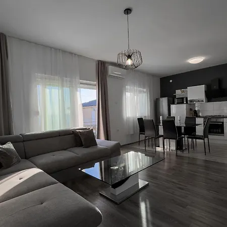 Dora Apartmán