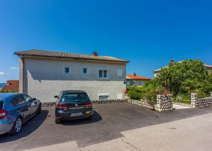 Dora * ツリクヴェニツァ